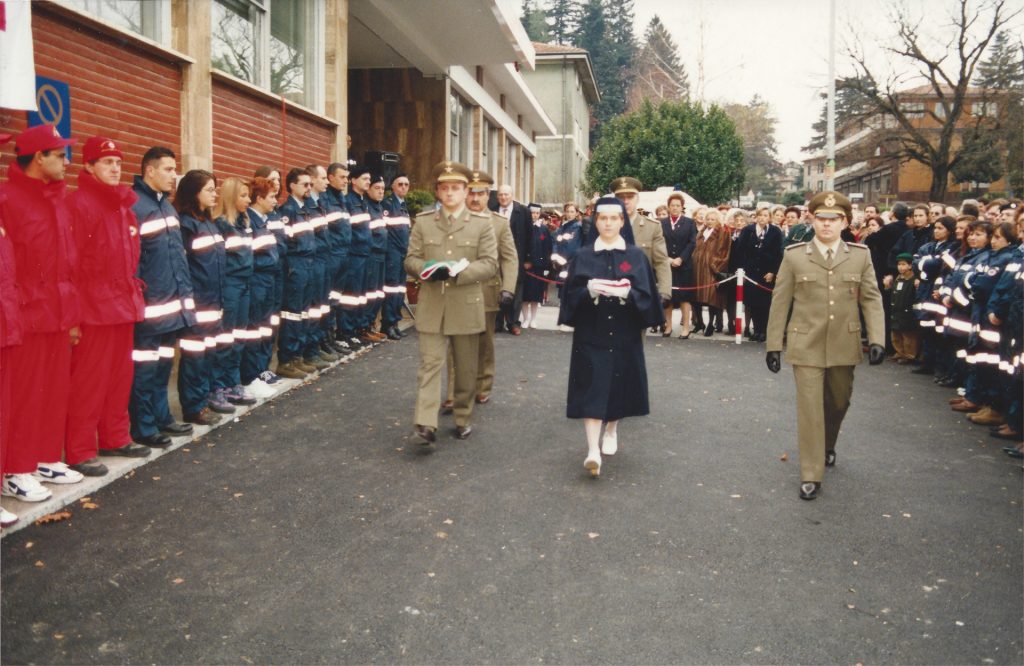 Corpo militare e crocerossine all'inaugurazione